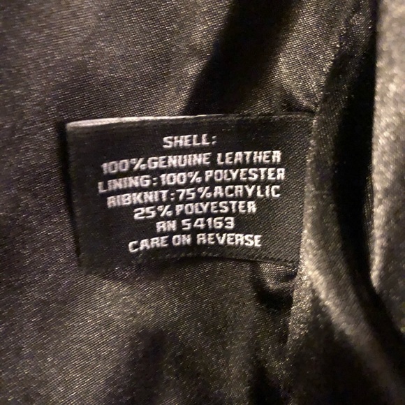 ‼️SOLD‼️ Guess Leather Jacket - Picture 4 of 5